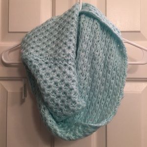 Incredibly soft NWT infinity scarf